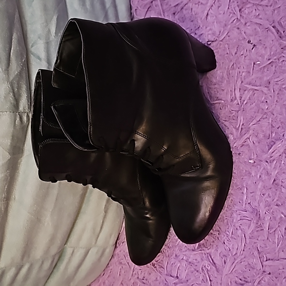 8.5 Women's Black heeled boots